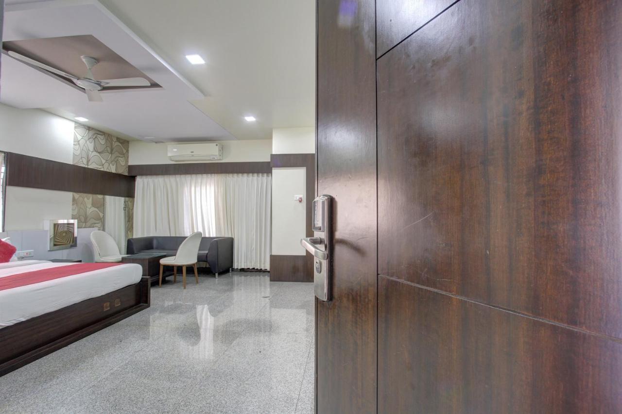 Hotel Le Grande Bijāpur Extérieur photo