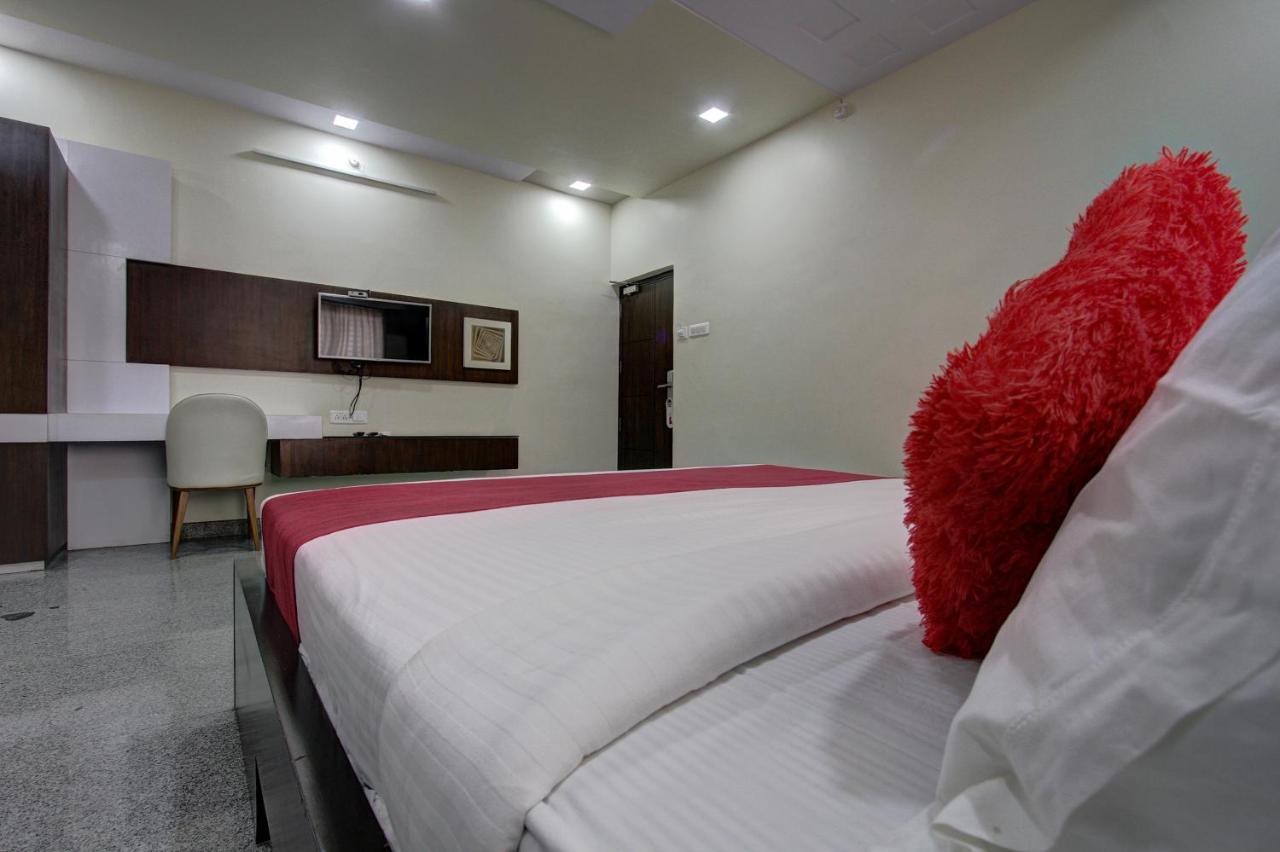 Hotel Le Grande Bijāpur Extérieur photo
