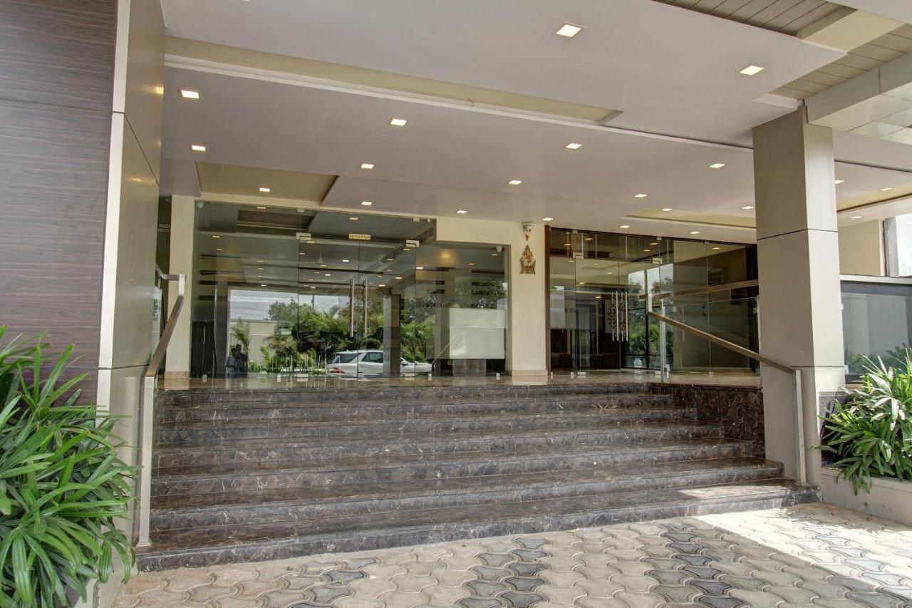 Hotel Le Grande Bijāpur Extérieur photo