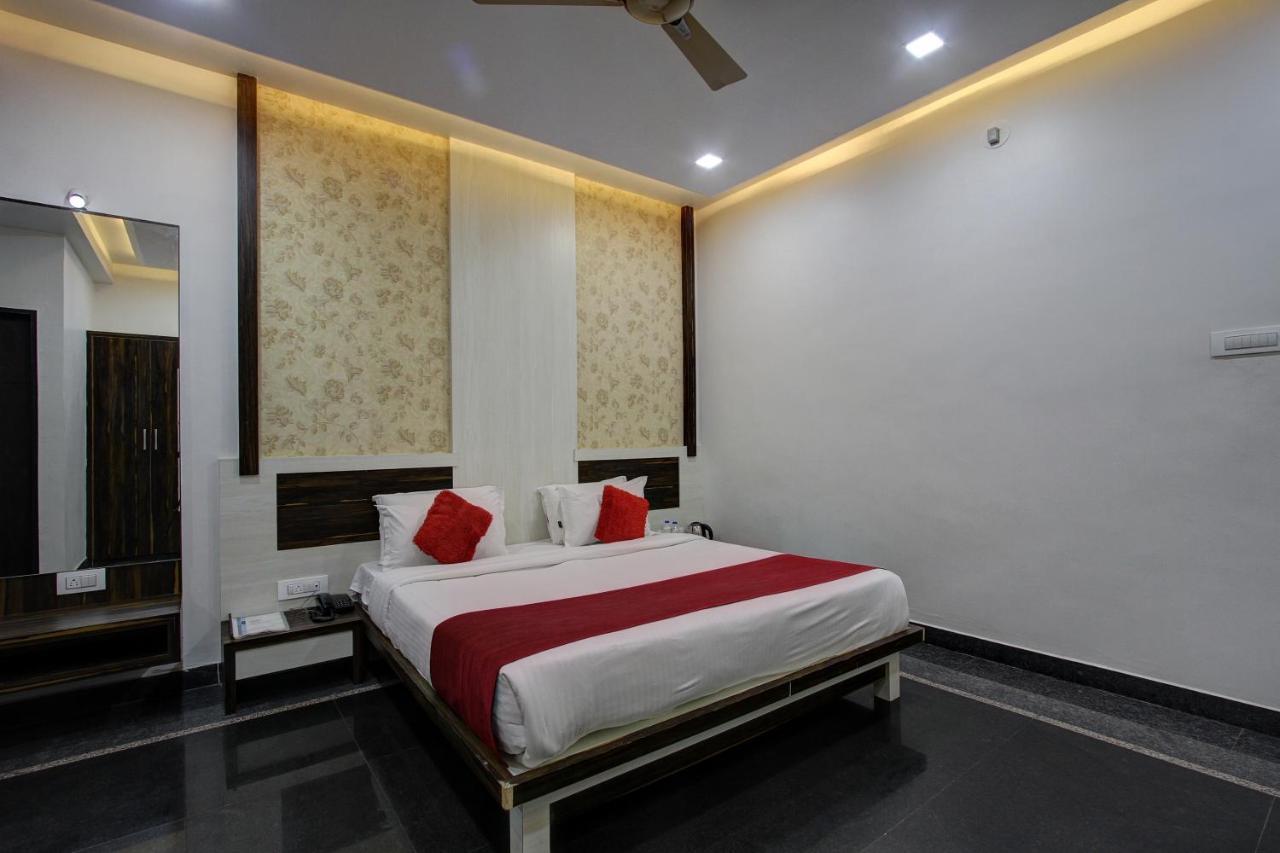 Hotel Le Grande Bijāpur Extérieur photo